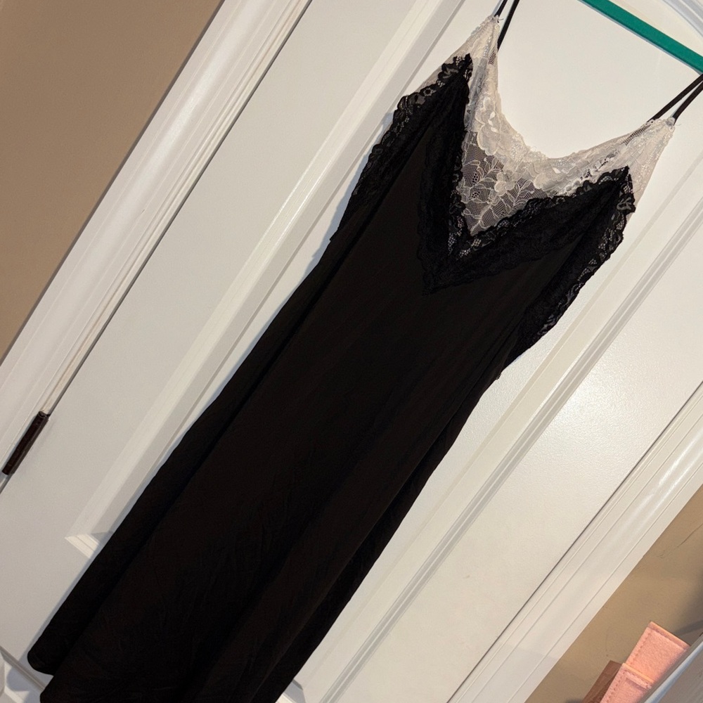 ✨ Lace Trim Slip Dress ✨